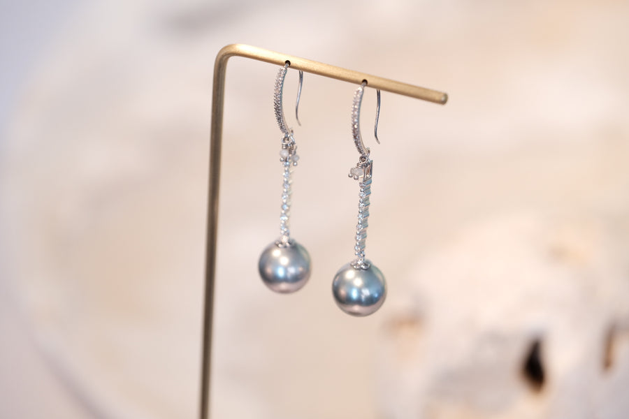 “Mirror Mirror on the Pearl” Tahitian Pearl and Diamond Drop Earrings